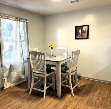 SA354-Diningroom