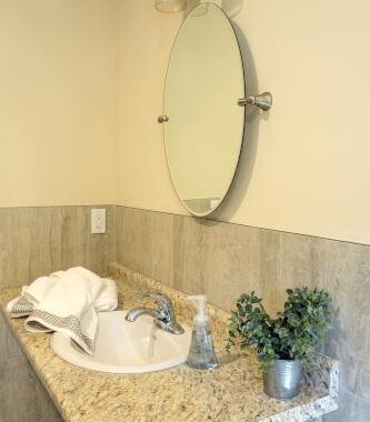 GH2578-Bathroom2