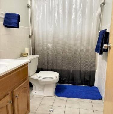 SA876-Bathroom