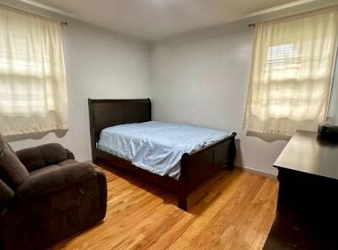 SA2074_Bedroom1a-500