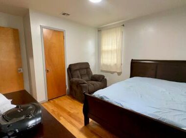 SA2074_Bedroom1b-500